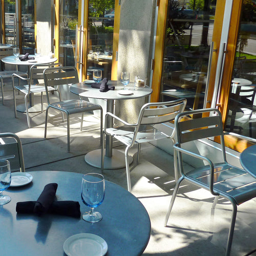 emu E900 24" Patio Table